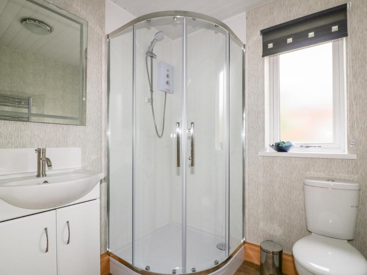 Lodge Three Труро Экстерьер фото