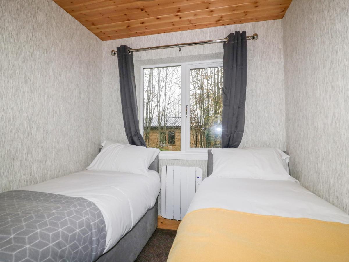 Lodge Three Труро Экстерьер фото